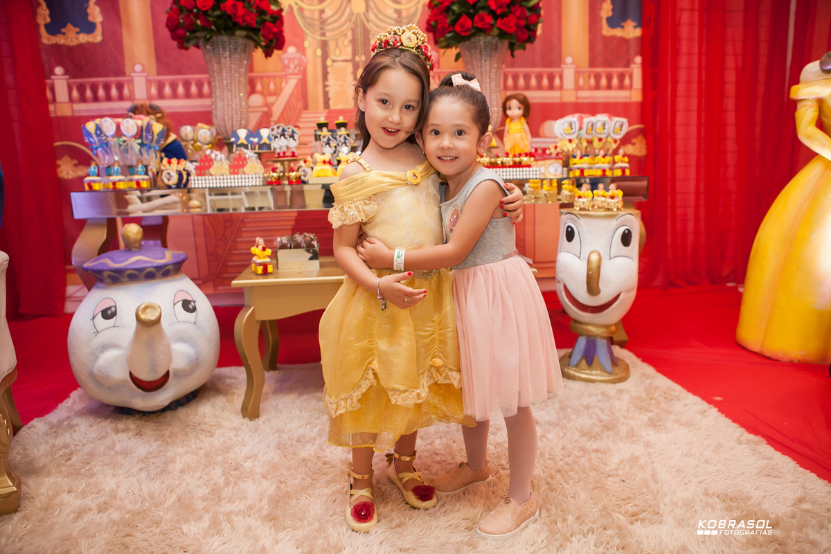 cincoanos, quintoaninho, fotografiainfantil, fotodefesta, festadecriança, abelaeaferadecor, festadeprincesa, familiareal, bricamundi