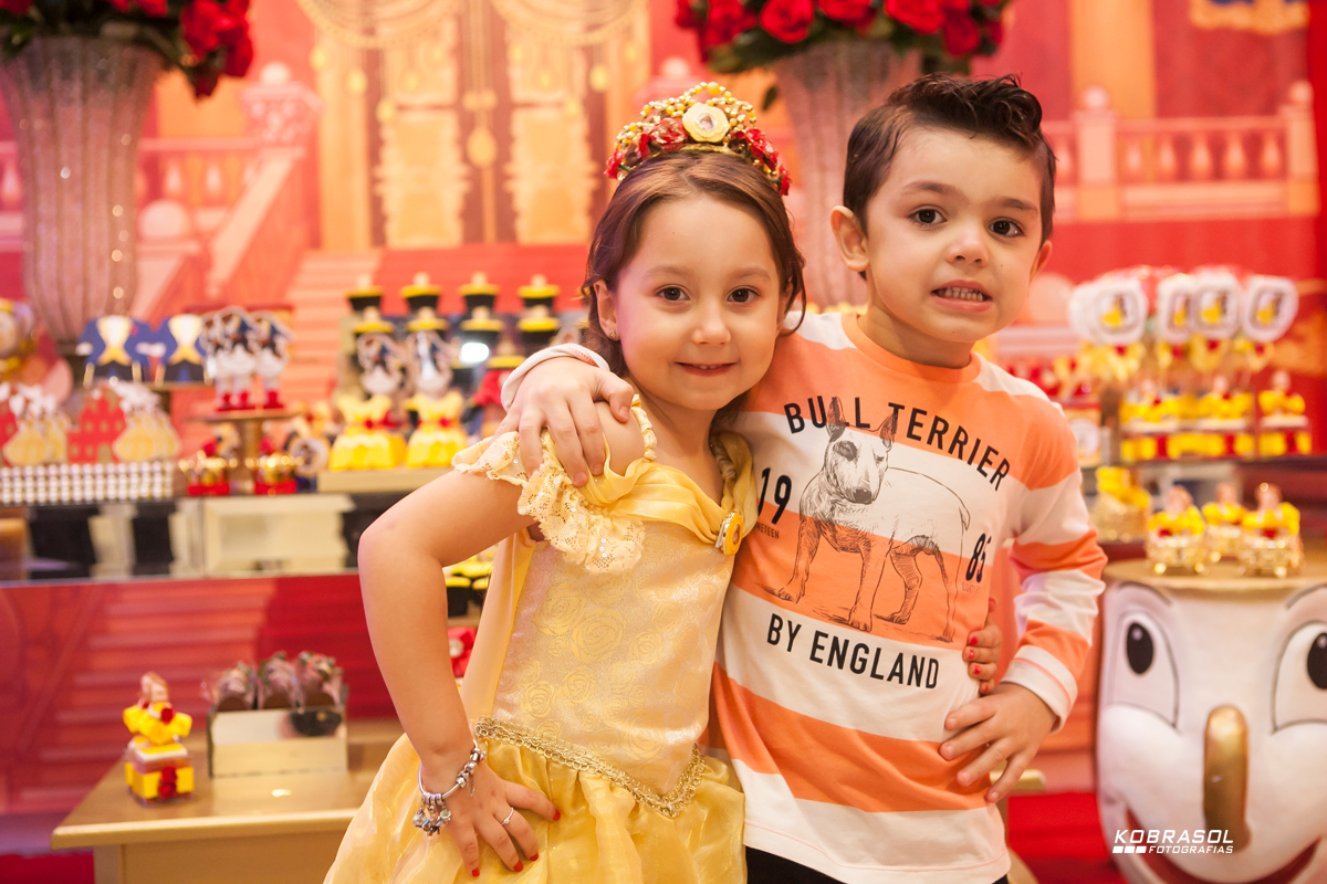 cincoanos, quintoaninho, fotografiainfantil, fotodefesta, festadecriança, abelaeaferadecor, festadeprincesa, familiareal, bricamundi