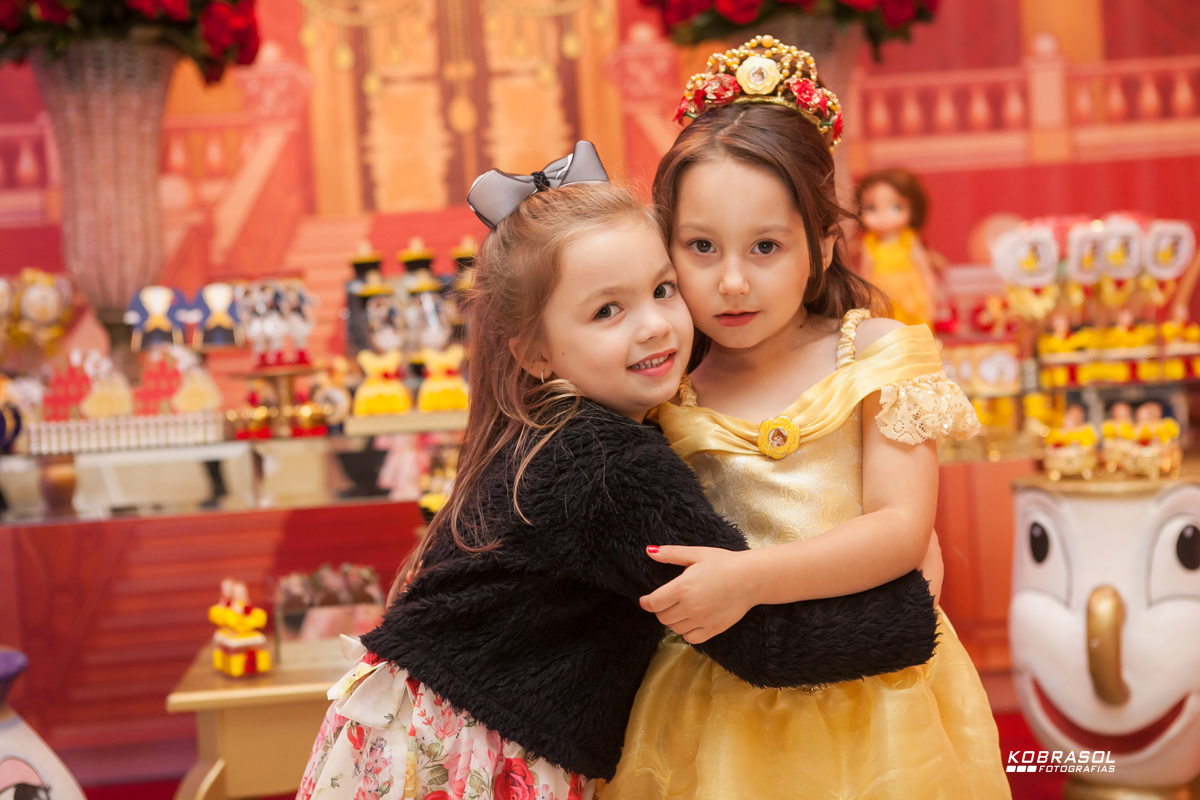 cincoanos, quintoaninho, fotografiainfantil, fotodefesta, festadecriança, abelaeaferadecor, festadeprincesa, familiareal, bricamundi