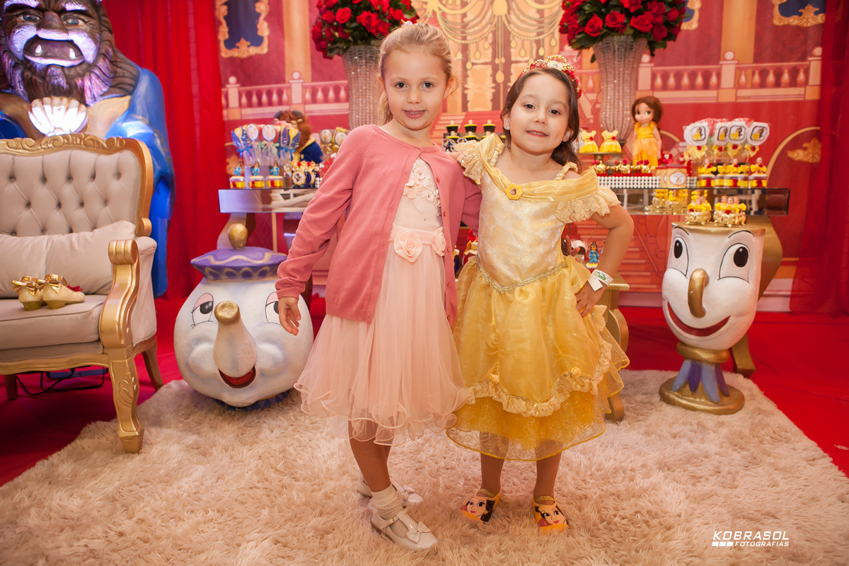 cincoanos, quintoaninho, fotografiainfantil, fotodefesta, festadecriança, abelaeaferadecor, festadeprincesa, familiareal, bricamundi