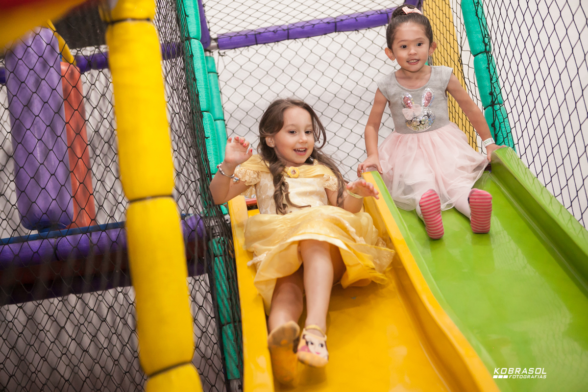 cincoanos, quintoaninho, fotografiainfantil, fotodefesta, festadecriança, abelaeaferadecor, festadeprincesa, familiareal, bricamundi