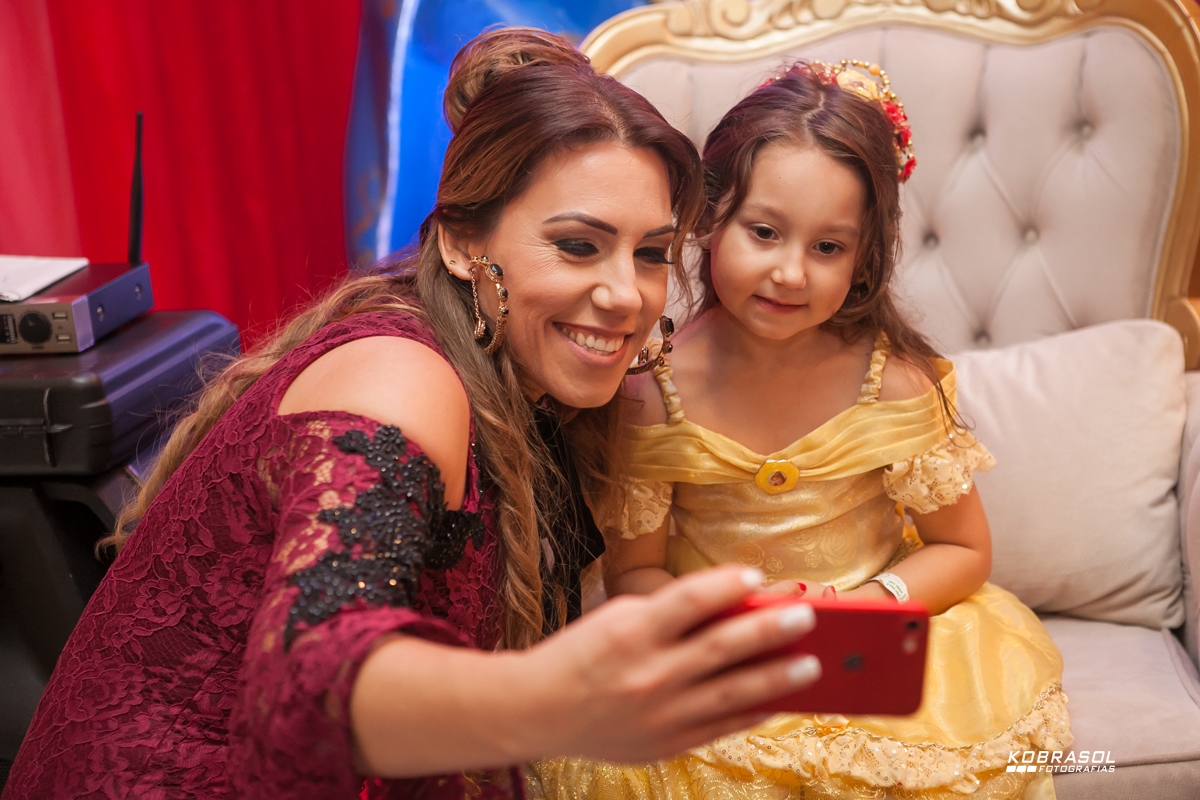 cincoanos, quintoaninho, fotografiainfantil, fotodefesta, festadecriança, abelaeaferadecor, festadeprincesa, familiareal, bricamundi