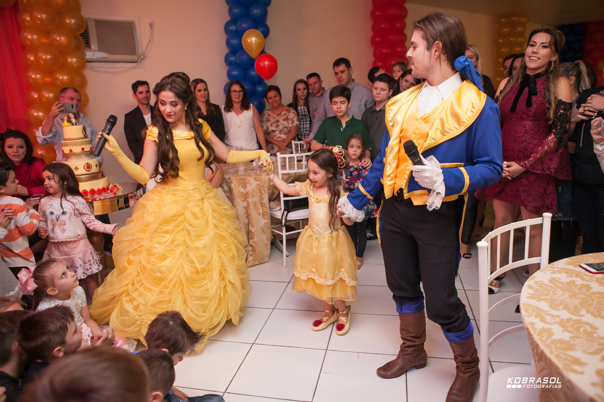 cincoanos, quintoaninho, fotografiainfantil, fotodefesta, festadecriança, abelaeaferadecor, festadeprincesa, familiareal, bricamundi