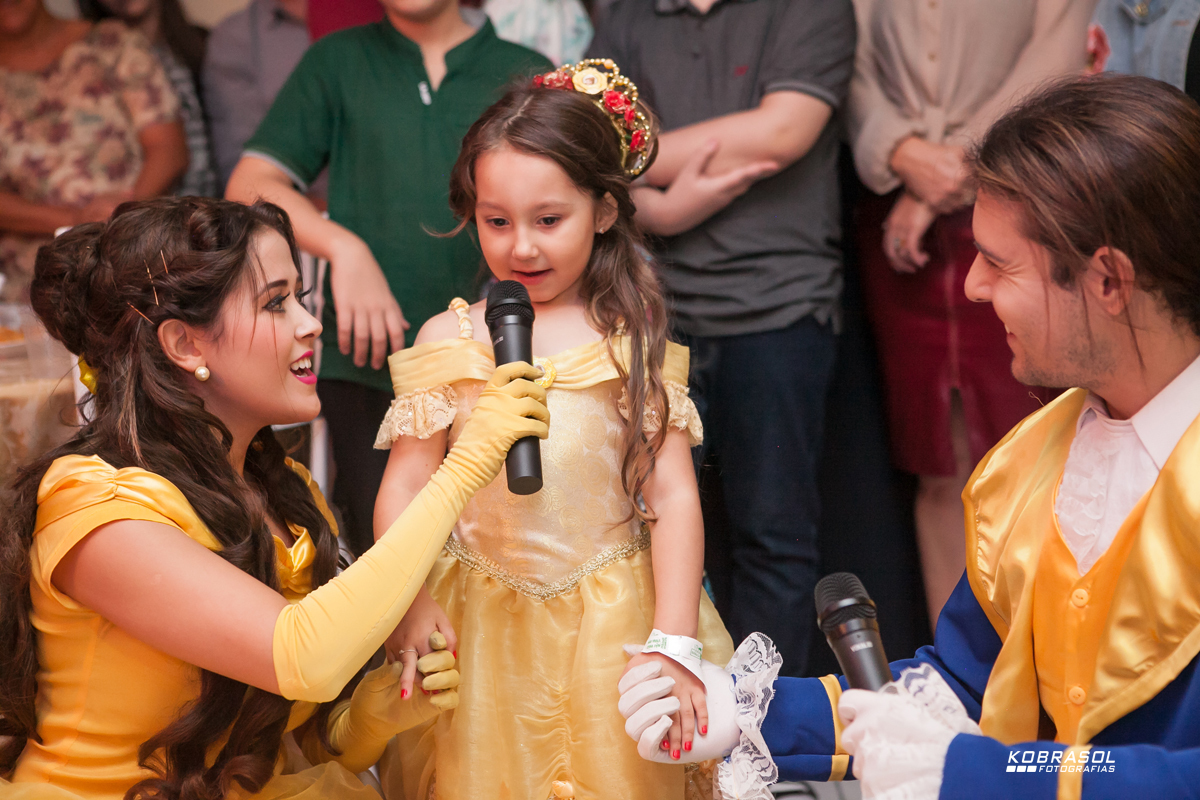 cincoanos, quintoaninho, fotografiainfantil, fotodefesta, festadecriança, abelaeaferadecor, festadeprincesa, familiareal, bricamundi