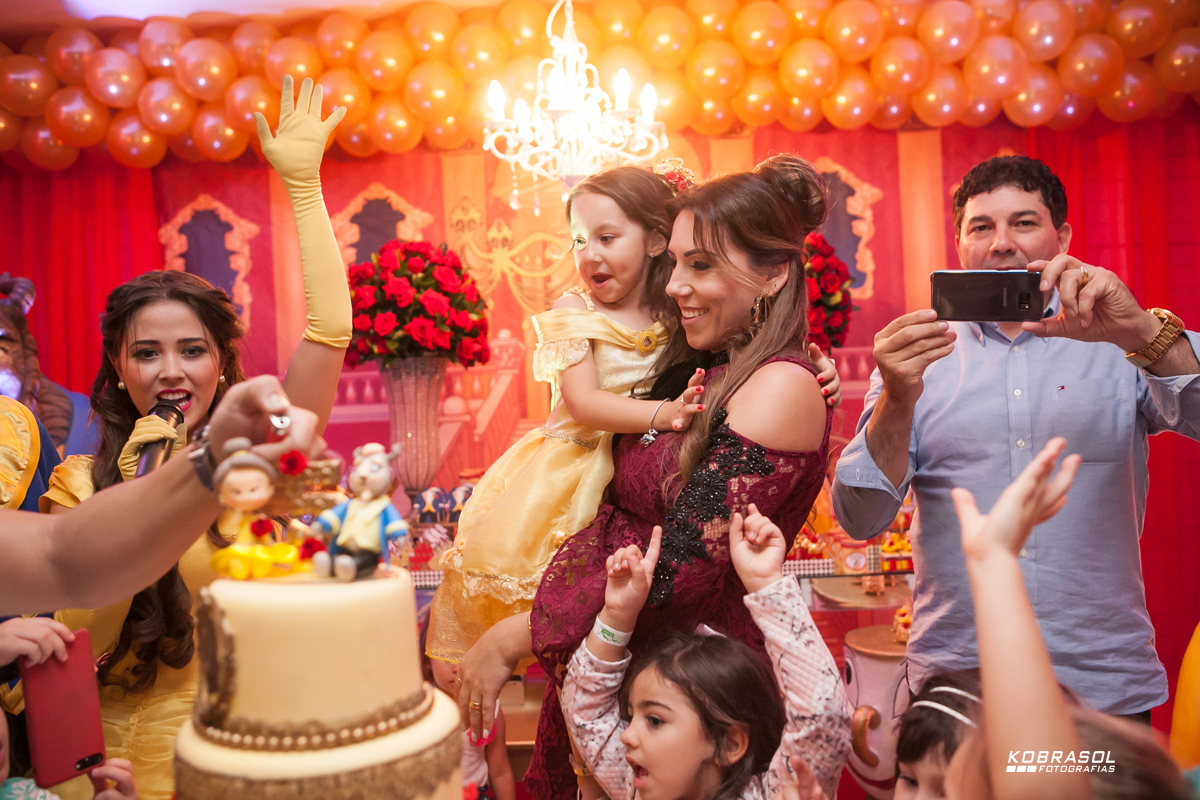 cincoanos, quintoaninho, fotografiainfantil, fotodefesta, festadecriança, abelaeaferadecor, festadeprincesa, familiareal, bricamundi