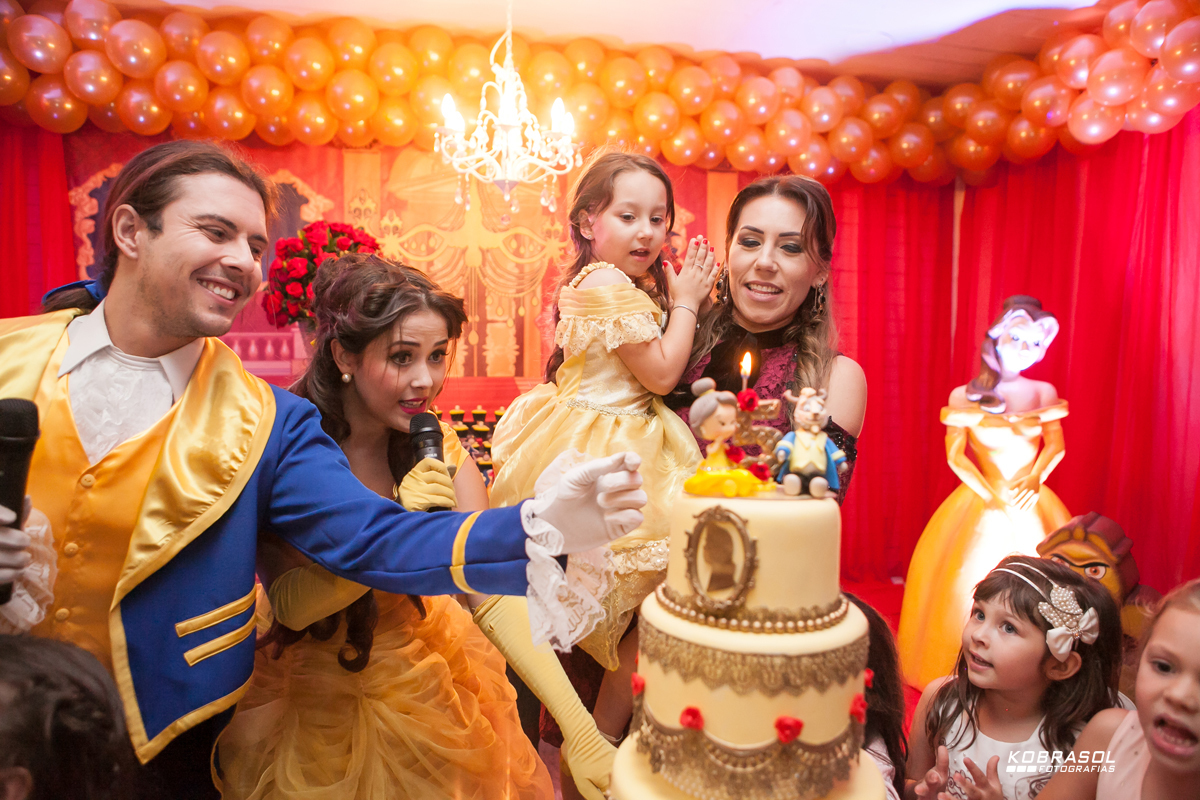 cincoanos, quintoaninho, fotografiainfantil, fotodefesta, festadecriança, abelaeaferadecor, festadeprincesa, familiareal, bricamundi