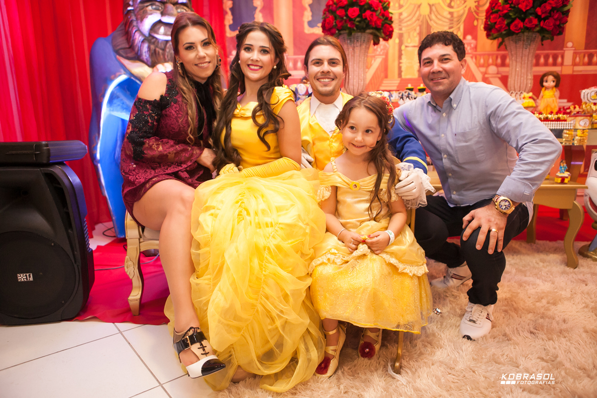 cincoanos, quintoaninho, fotografiainfantil, fotodefesta, festadecriança, abelaeaferadecor, festadeprincesa, familiareal, bricamundi