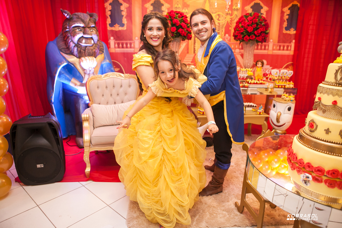 cincoanos, quintoaninho, fotografiainfantil, fotodefesta, festadecriança, abelaeaferadecor, festadeprincesa, familiareal, bricamundi