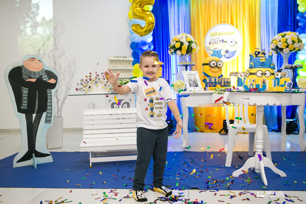 cincoanos, quintoaninho, fotografiainfantil, fotodefesta, festadecriança, minnionsdecor, festameumalvadofavorito, manufestas