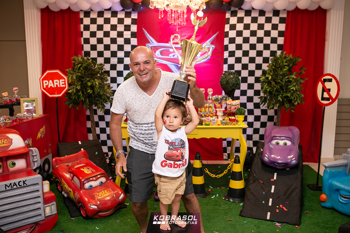 carrosdisney, festademenino, menino, festainfantil, ateliedafesta, fotografiainfantil, fotodefesta, doisanos, fotografoflorianopolis, fotosdeaniversarioflorianopolis