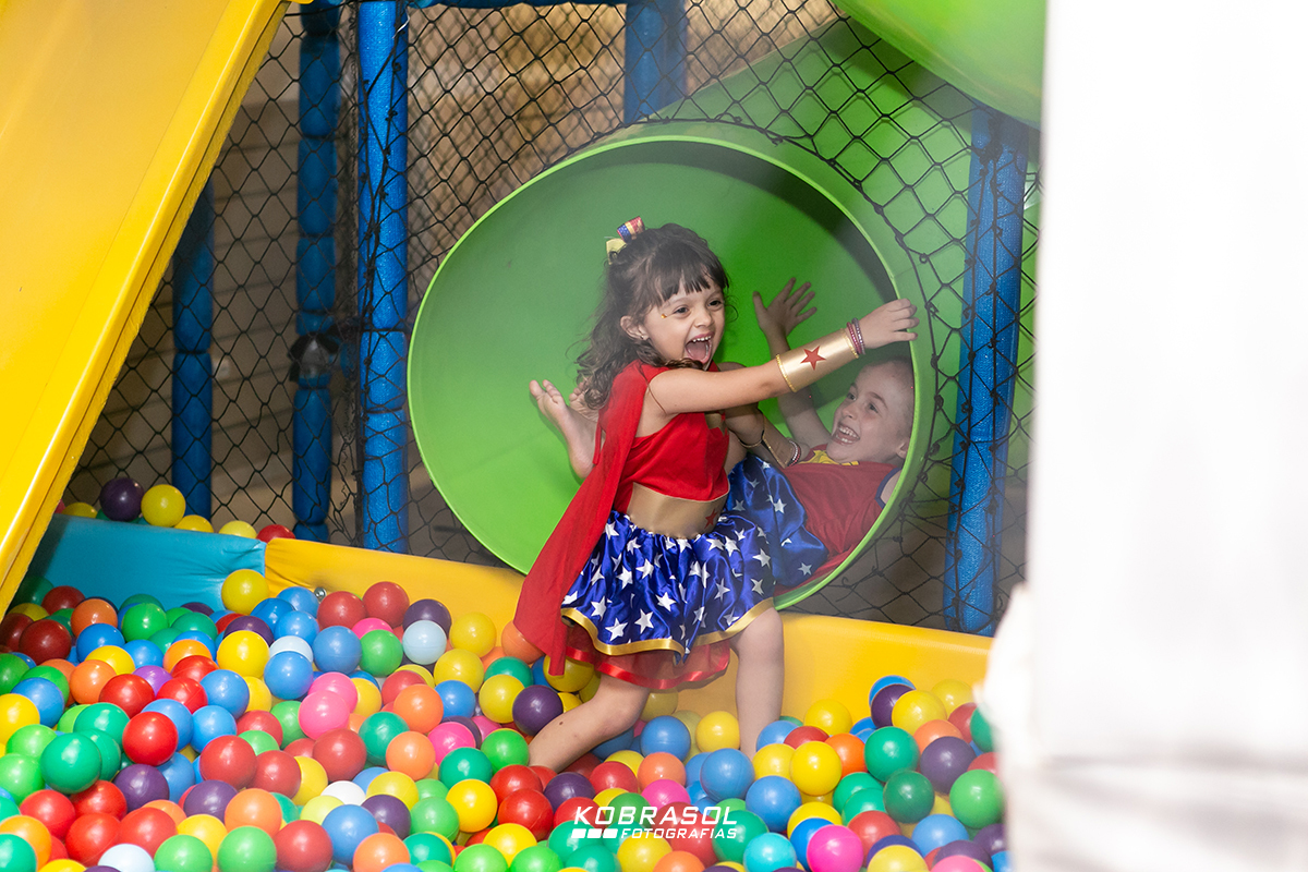 quatroanos, mulhermaravilhadecor, fotografoflorianopolis, aniversarioflorianopolis, fotosdefamilia, fotoinfantil, fotosdeaniversario