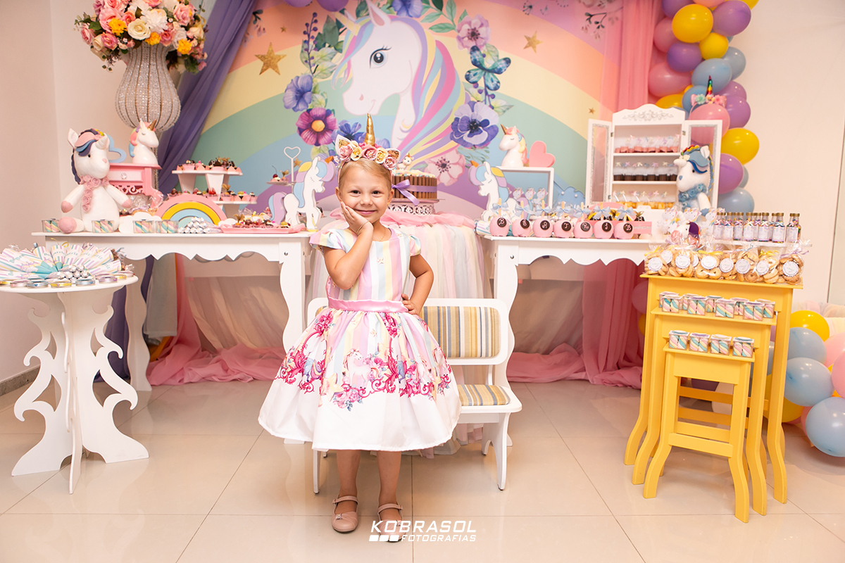 quatroanos, unicorniodecor, fotografoflorianopolis, aniversarioflorianopolis, fotosdefamilia, fotoinfantil, festadecriança, festanopredio