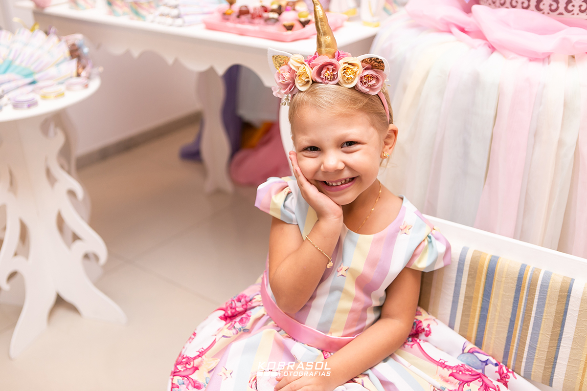 quatroanos, unicorniodecor, fotografoflorianopolis, aniversarioflorianopolis, fotosdefamilia, fotoinfantil, festadecriança, festanopredio