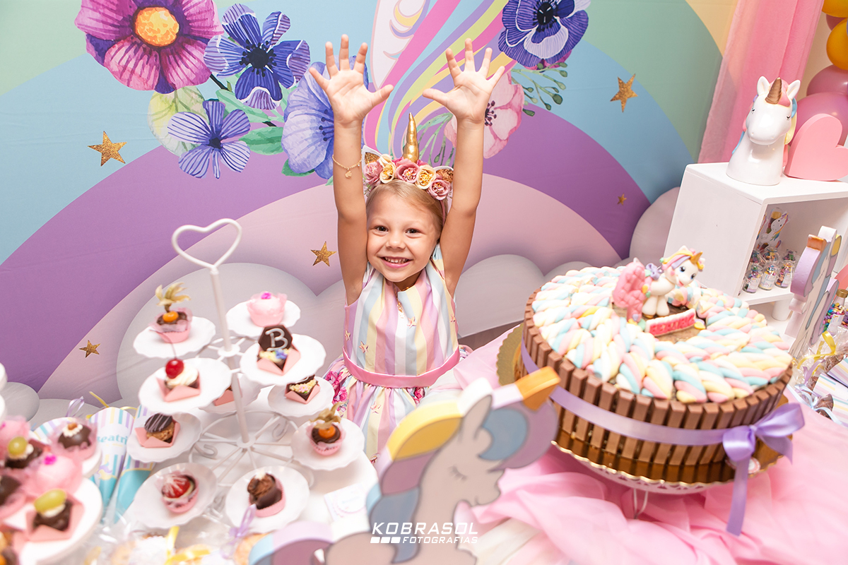 quatroanos, unicorniodecor, fotografoflorianopolis, aniversarioflorianopolis, fotosdefamilia, fotoinfantil, festadecriança, festanopredio