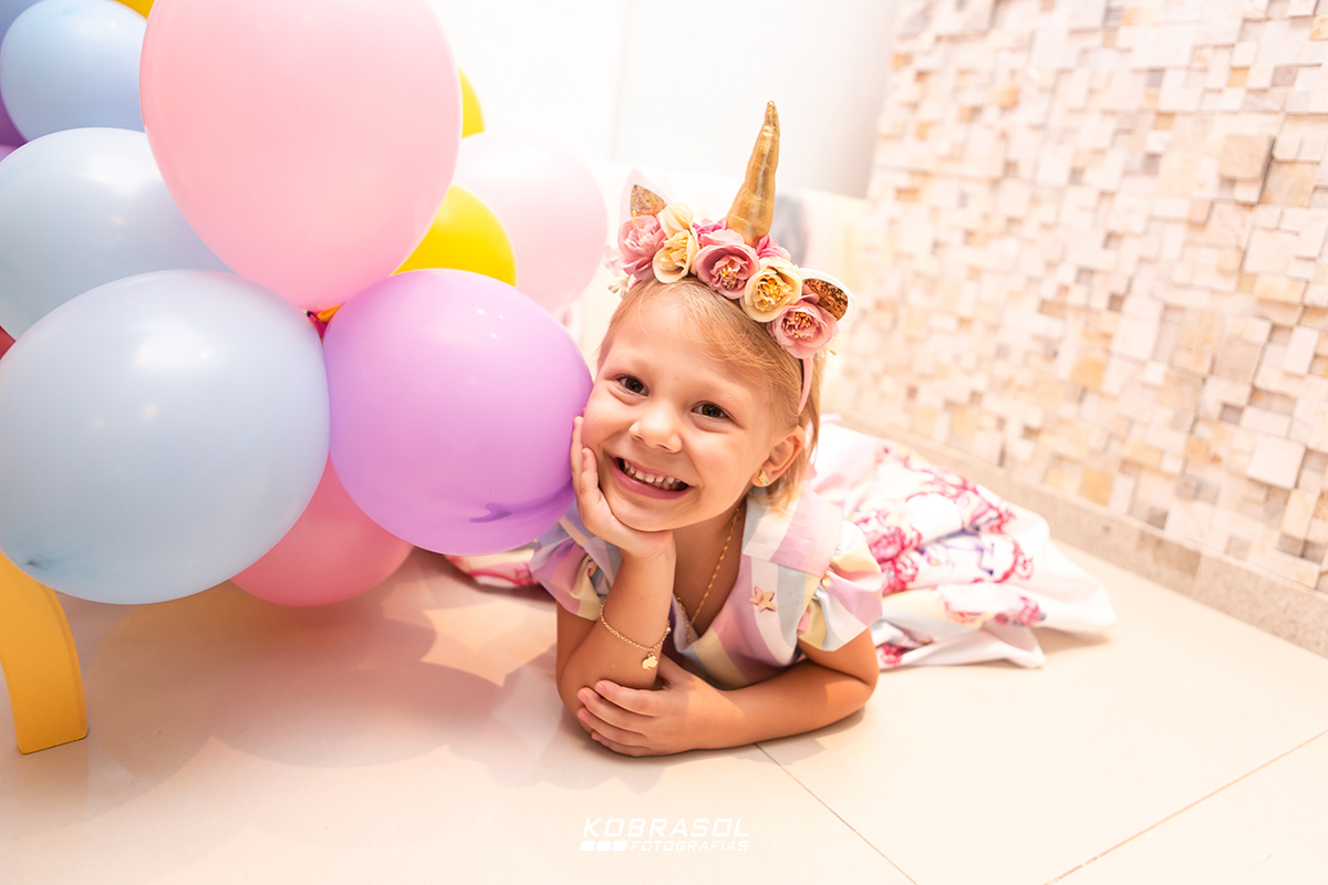 quatroanos, unicorniodecor, fotografoflorianopolis, aniversarioflorianopolis, fotosdefamilia, fotoinfantil, festadecriança, festanopredio