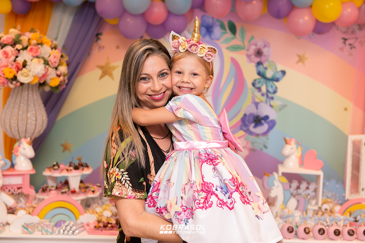 quatroanos, unicorniodecor, fotografoflorianopolis, aniversarioflorianopolis, fotosdefamilia, fotoinfantil, festadecriança, festanopredio