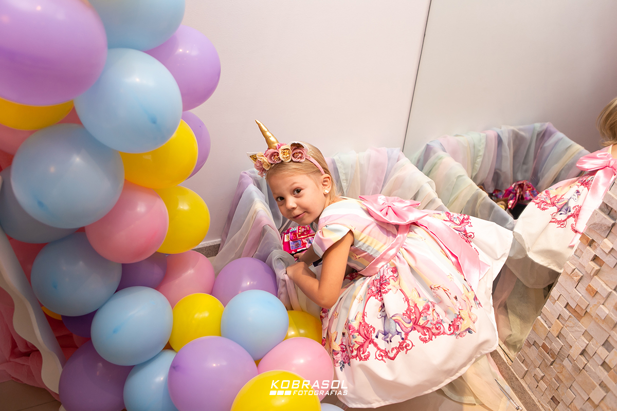 quatroanos, unicorniodecor, fotografoflorianopolis, aniversarioflorianopolis, fotosdefamilia, fotoinfantil, festadecriança, festanopredio