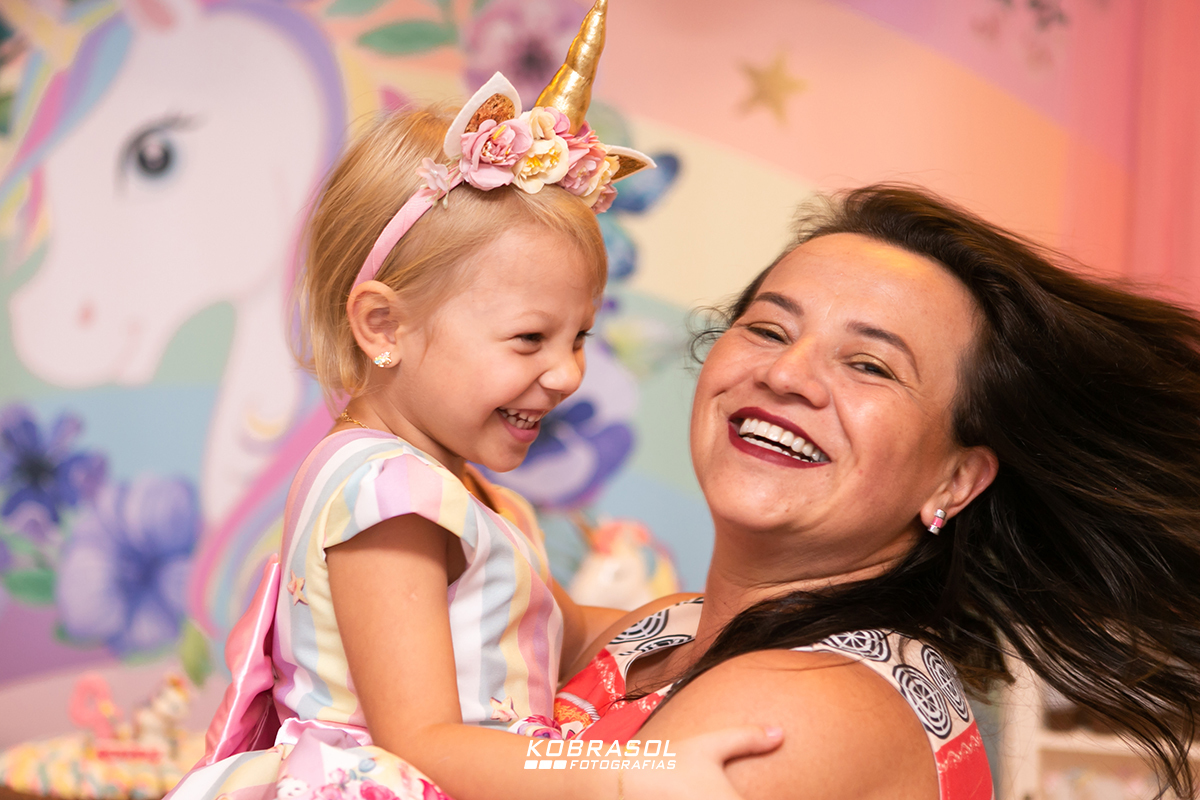 quatroanos, unicorniodecor, fotografoflorianopolis, aniversarioflorianopolis, fotosdefamilia, fotoinfantil, festadecriança, festanopredio