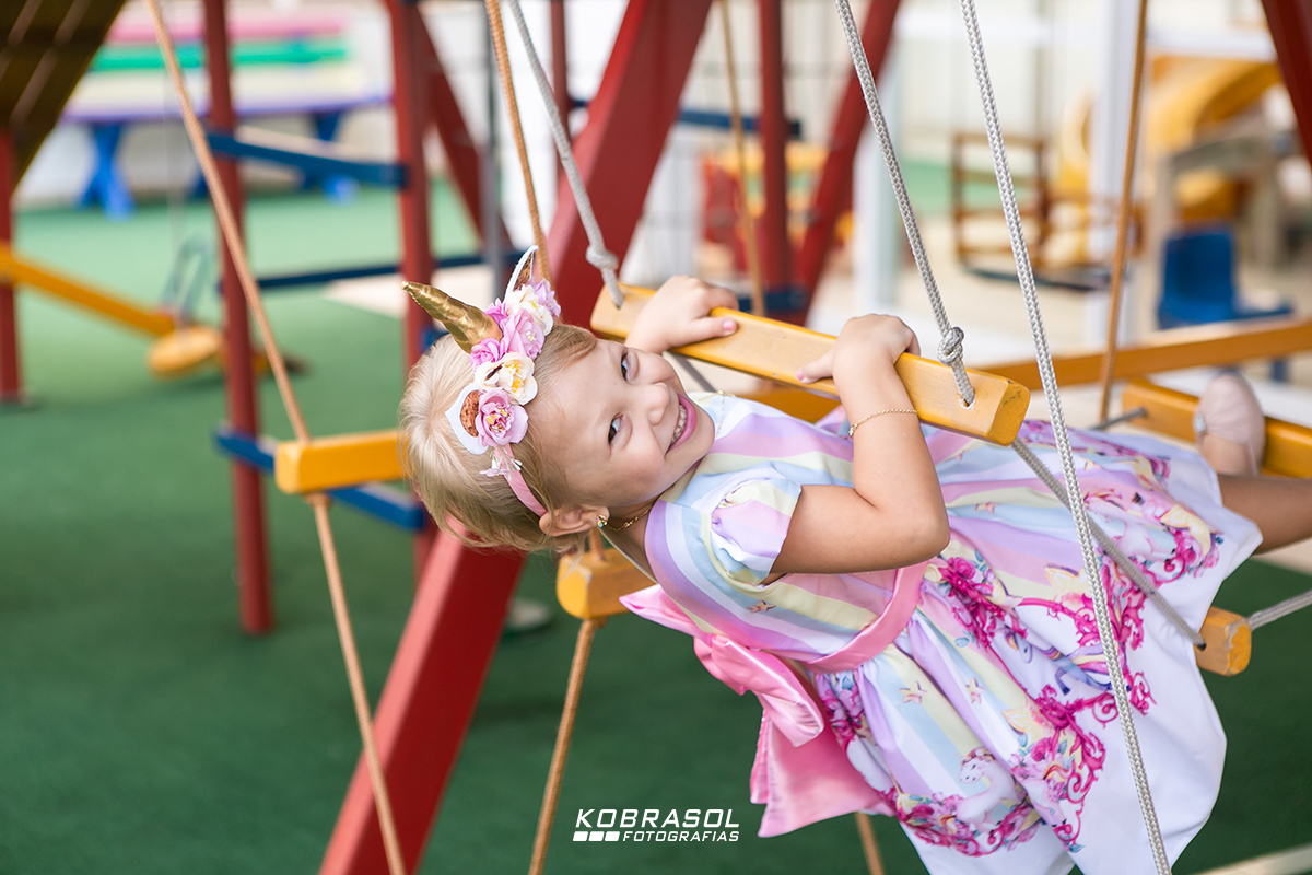 quatroanos, unicorniodecor, fotografoflorianopolis, aniversarioflorianopolis, fotosdefamilia, fotoinfantil, festadecriança, festanopredio
