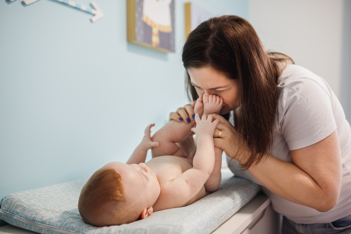 fotografa familia curitiba - lifestyle ensaio em casa Eduardo 6 meses