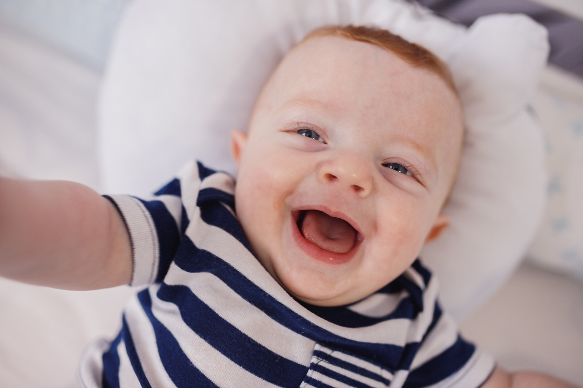 fotografa familia curitiba - lifestyle ensaio em casa Eduardo 6 meses