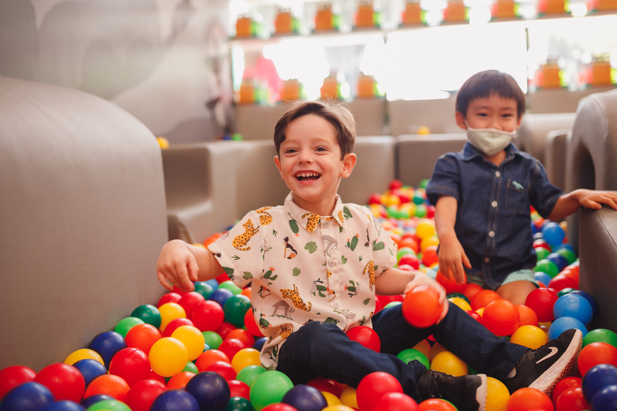 fotografa familia curitiba - aniversario 4 anos buffet 4kids