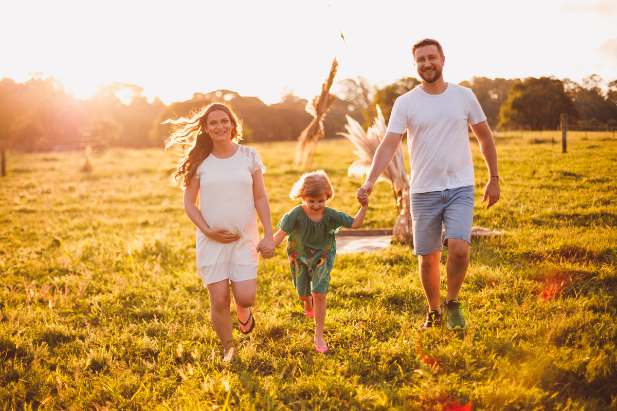 fotografa familia curitiba - gestante externo chácara por do sol