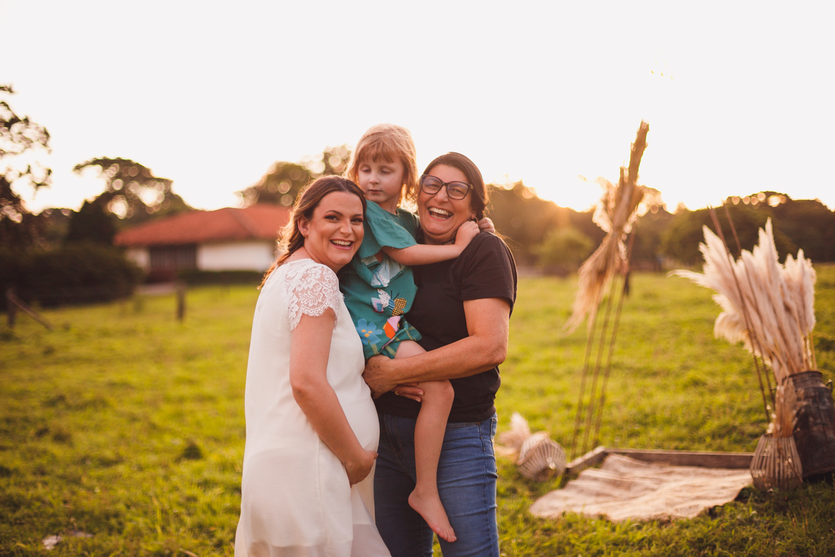 fotografa familia curitiba - gestante externo chácara por do sol
