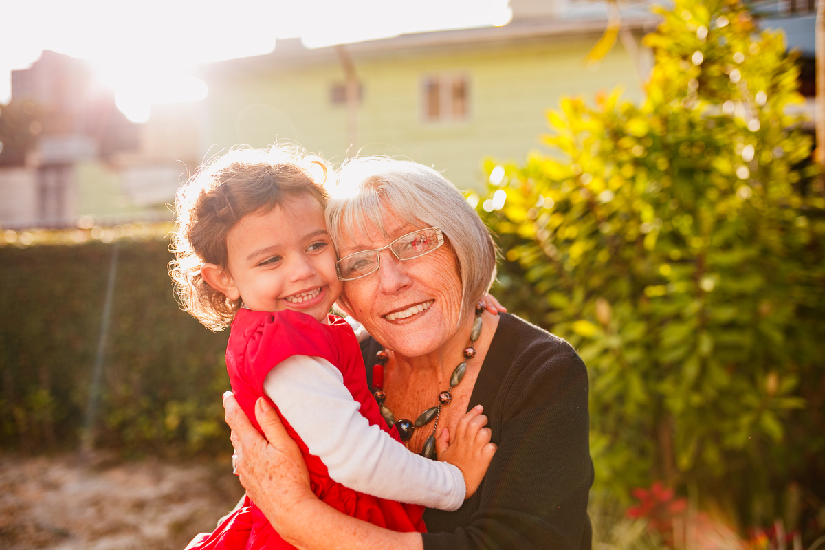 fotografa familia curitiba - ensaio 70 anos Lucia casa vida familia