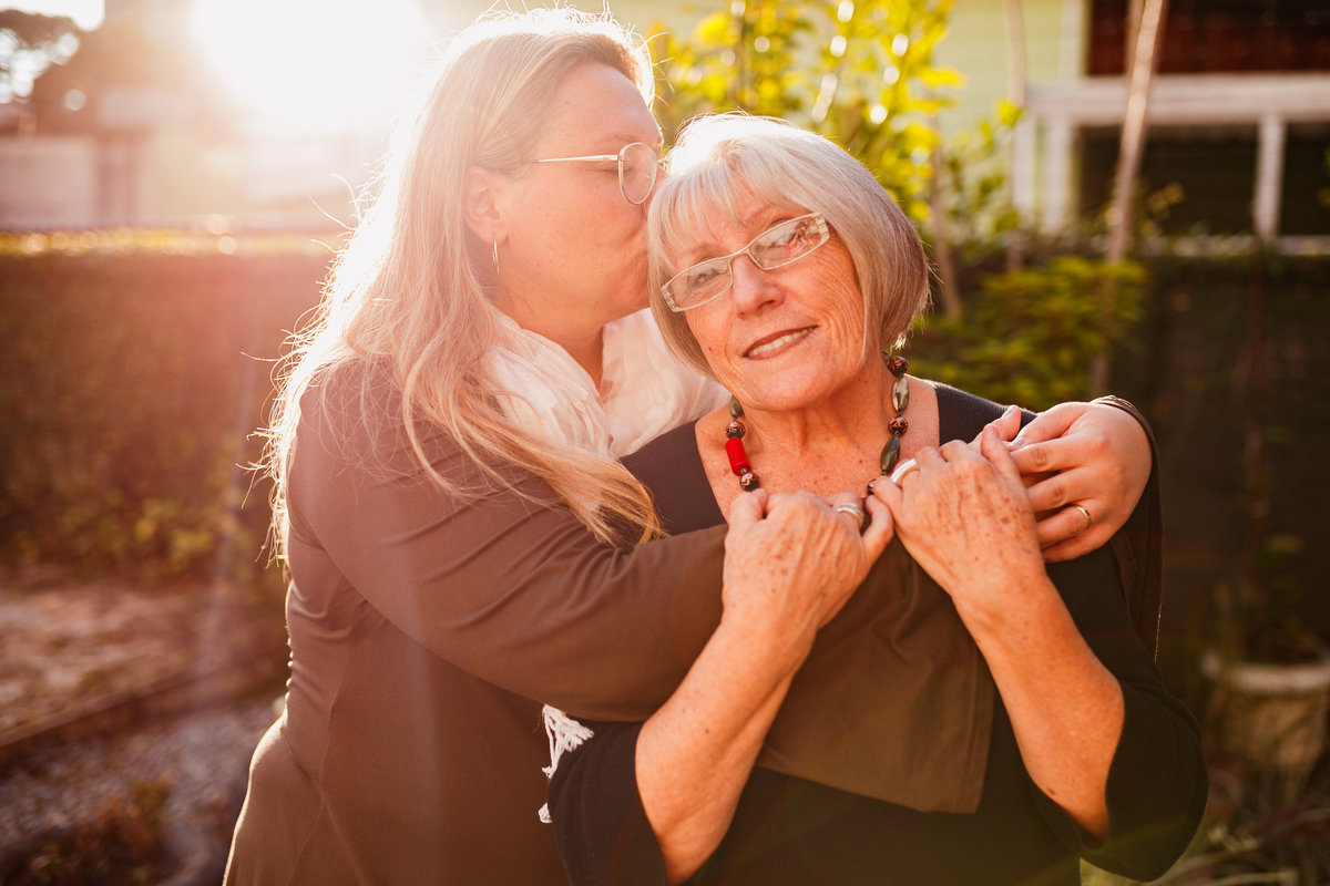 fotografa familia curitiba - ensaio 70 anos Lucia casa vida familia