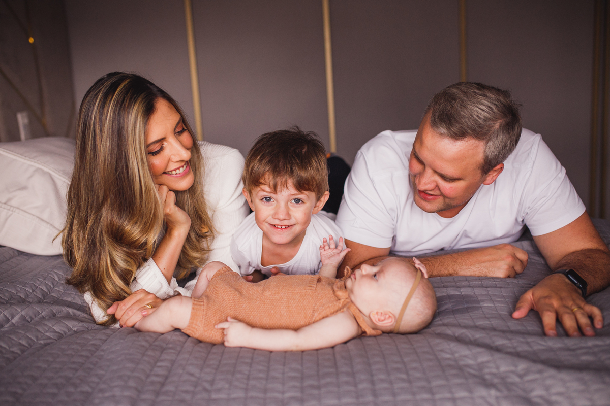 fotografa familia curitiba - ensaio em casa 3 meses