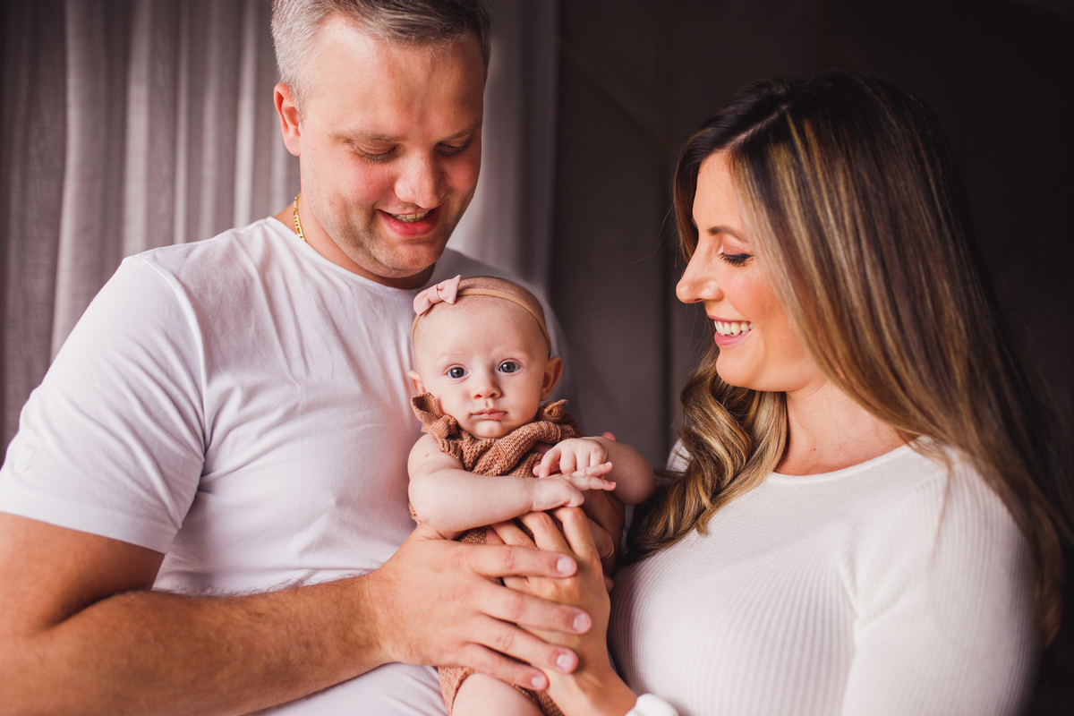 fotografa familia curitiba - ensaio em casa 3 meses