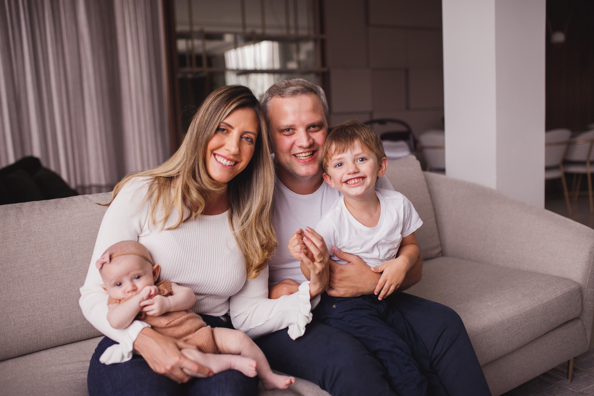 fotografa familia curitiba - ensaio em casa 3 meses