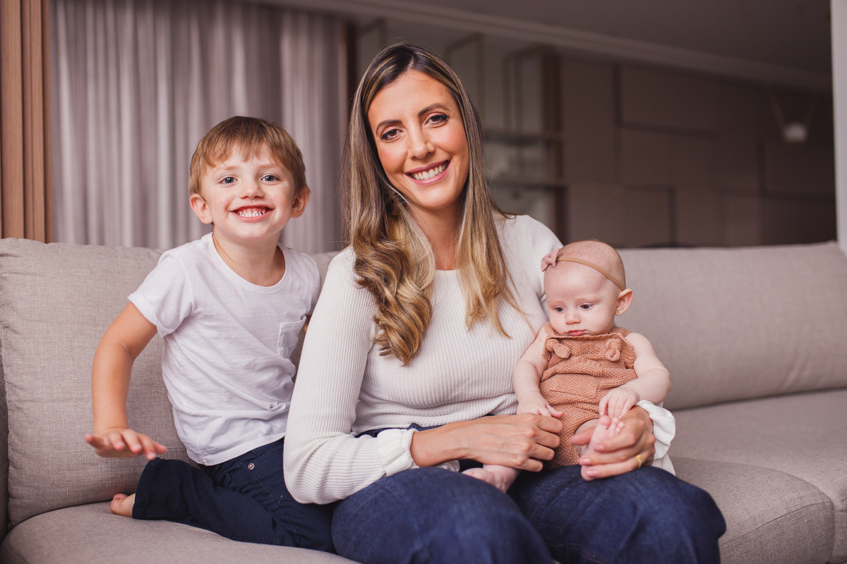 fotografa familia curitiba - ensaio em casa 3 meses