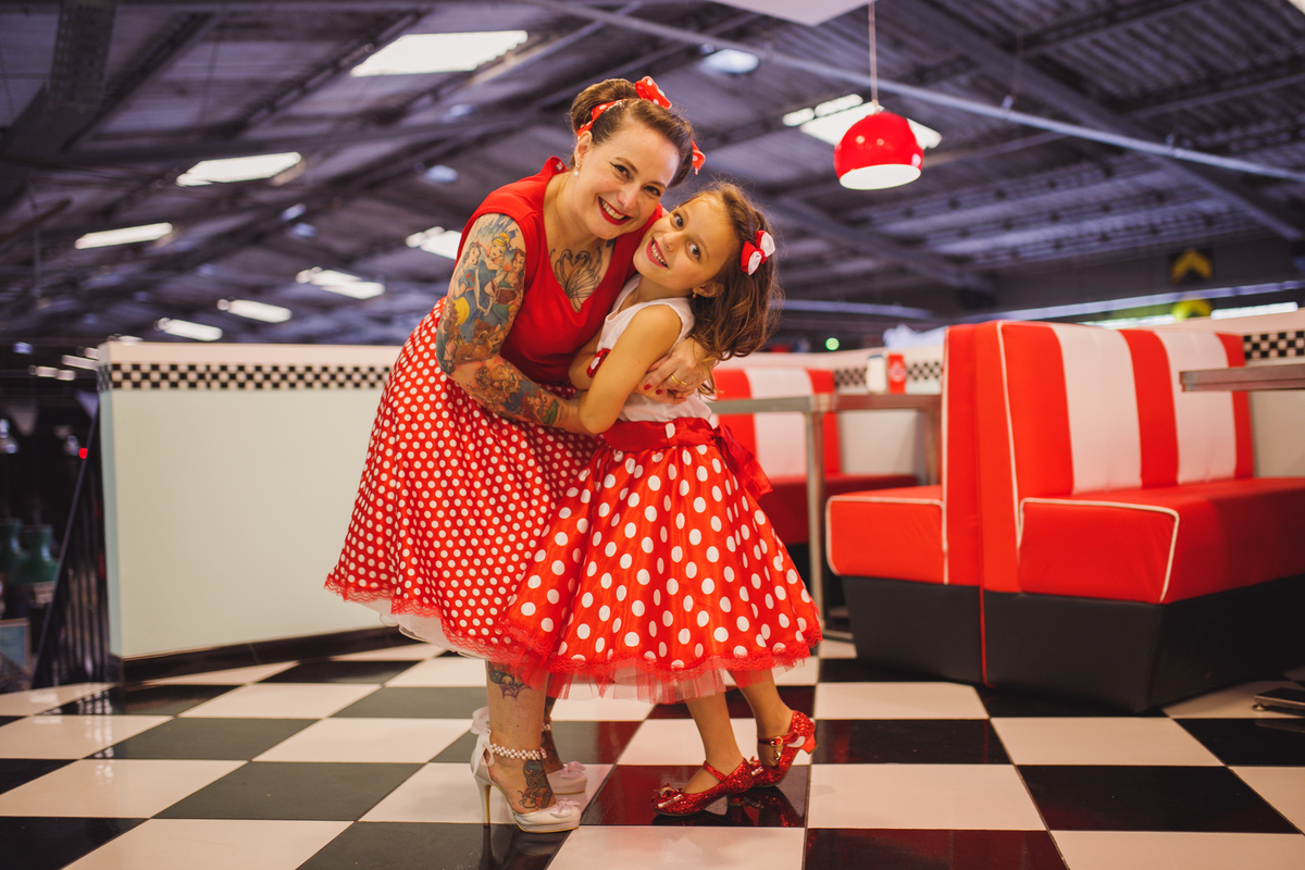fotografa familia curitiba - dia das mães lanchonete anos80