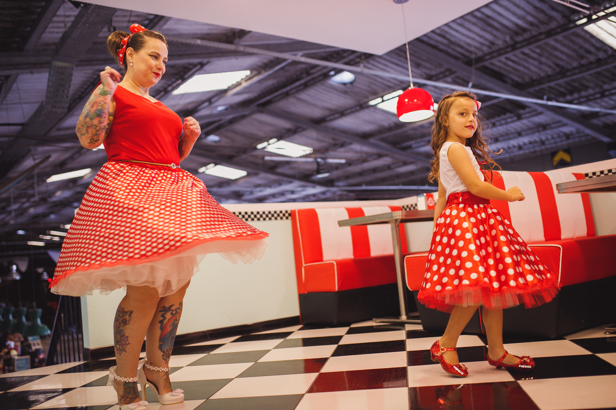 fotografa familia curitiba - dia das mães lanchonete anos80