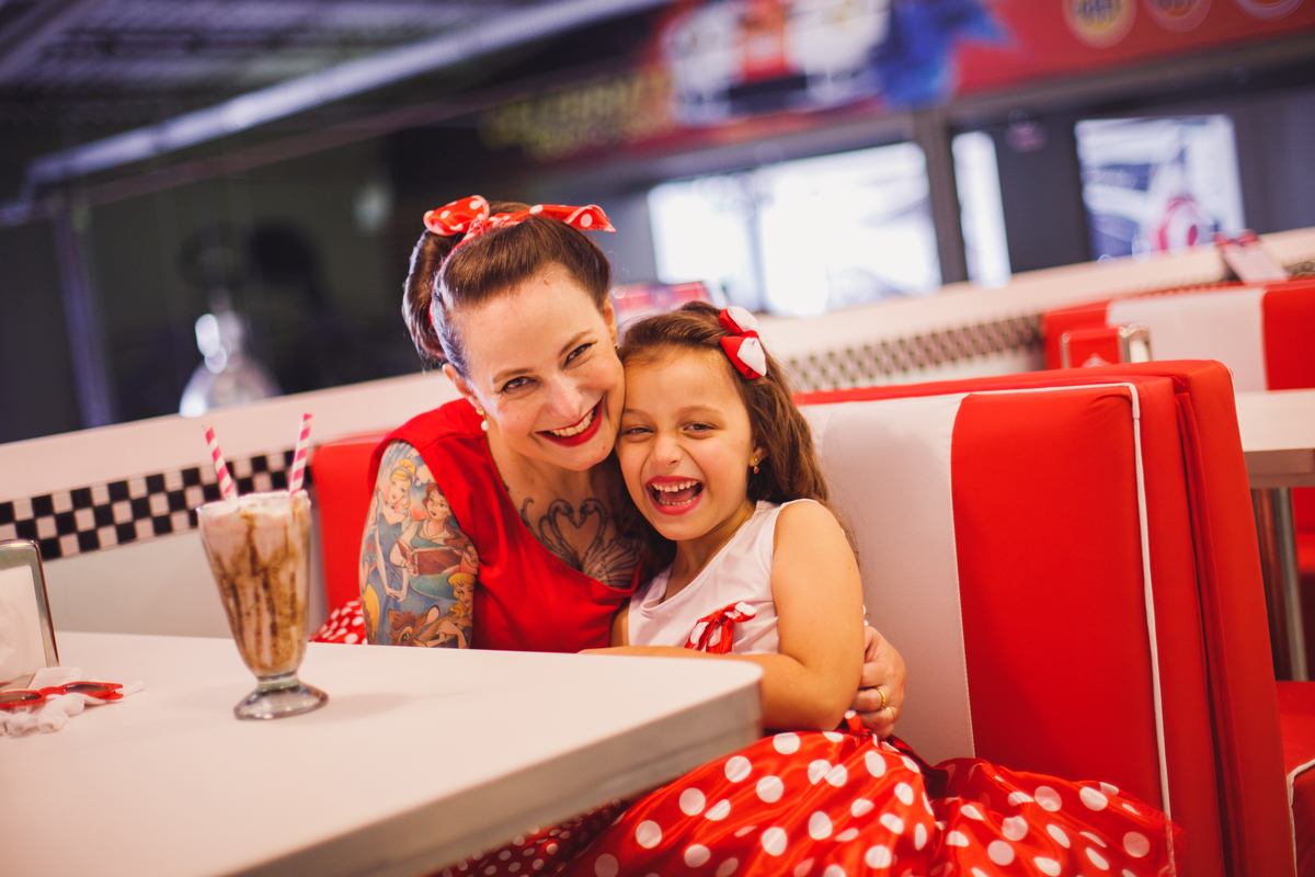 fotografa familia curitiba - dia das mães lanchonete anos80