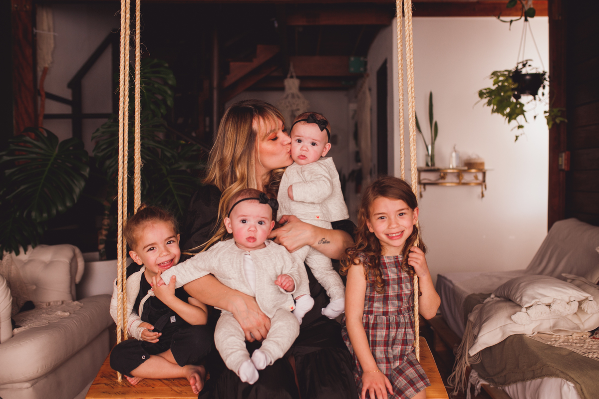 fotografa familia curitiba - ensaio dia das Maes 4 filhos interno