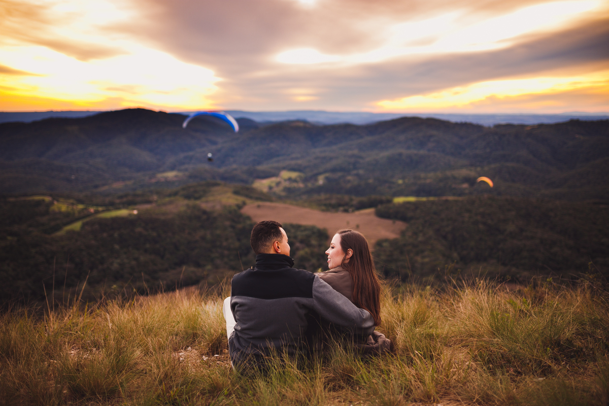 fotografa familia curitiba - gestante morro do cal montanha por do sol