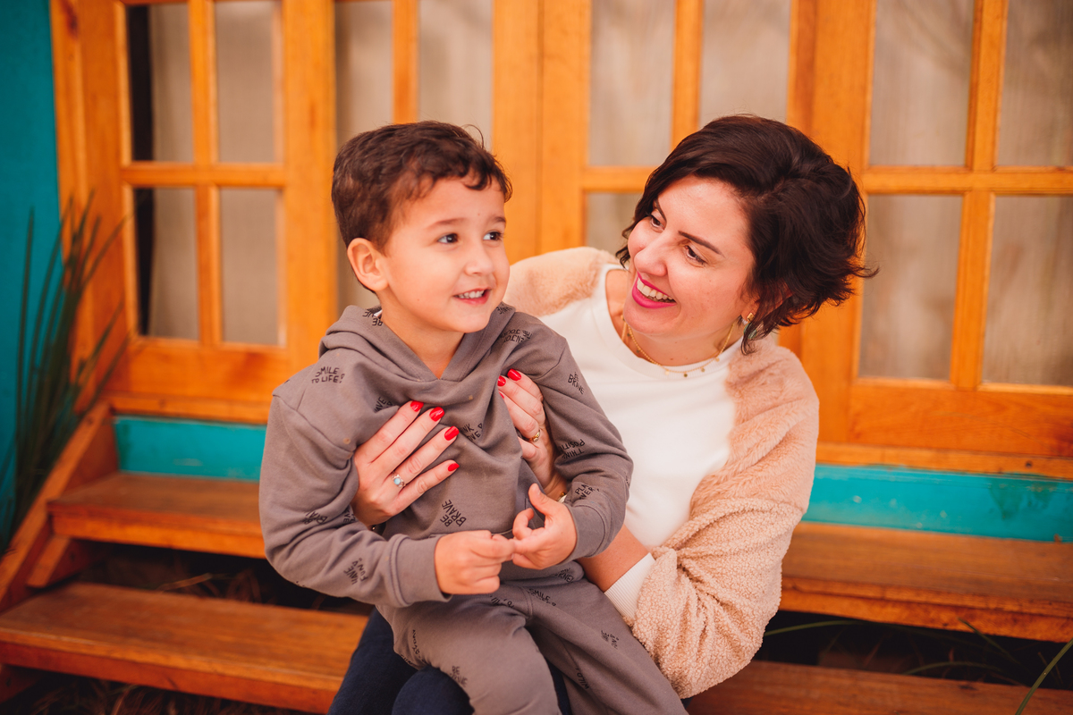 Fotógrafa familia Curitiba - Aniversário externo menino brincadeiras