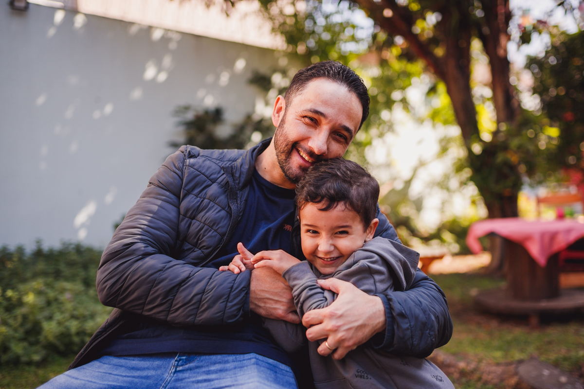 Fotógrafa familia Curitiba - Aniversário externo menino brincadeiras