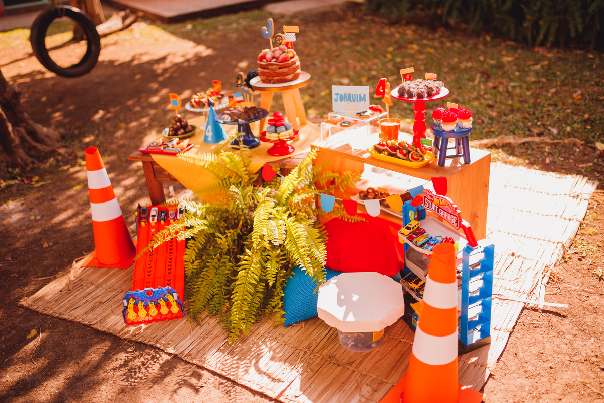 Fotógrafa familia Curitiba - Aniversário externo menino brincadeiras