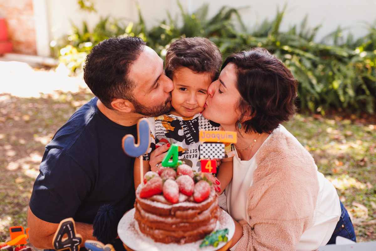 Fotógrafa familia Curitiba - Aniversário externo menino brincadeiras