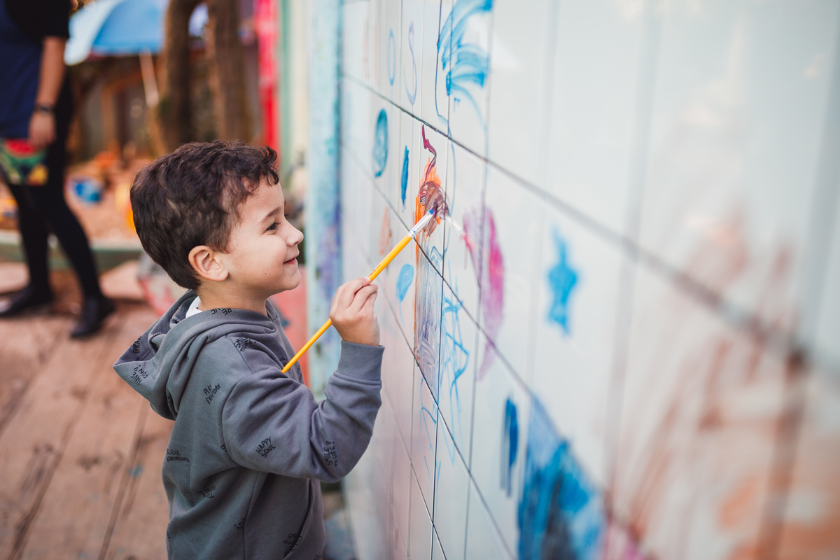 Fotógrafa familia Curitiba - Aniversário externo menino brincadeiras