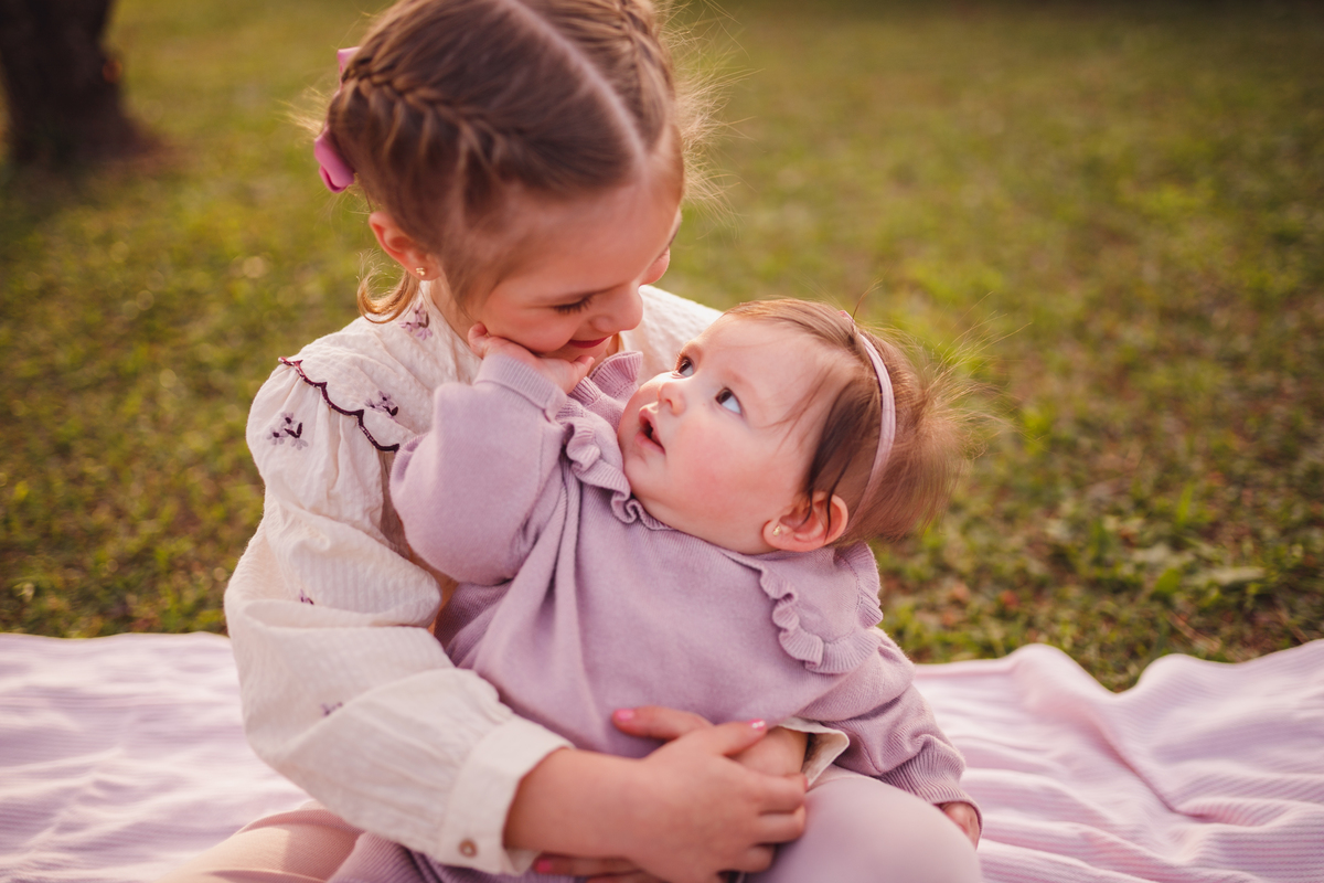 Fotógrafa família Curitiba - Ensaio externo cerejeiras bebê 