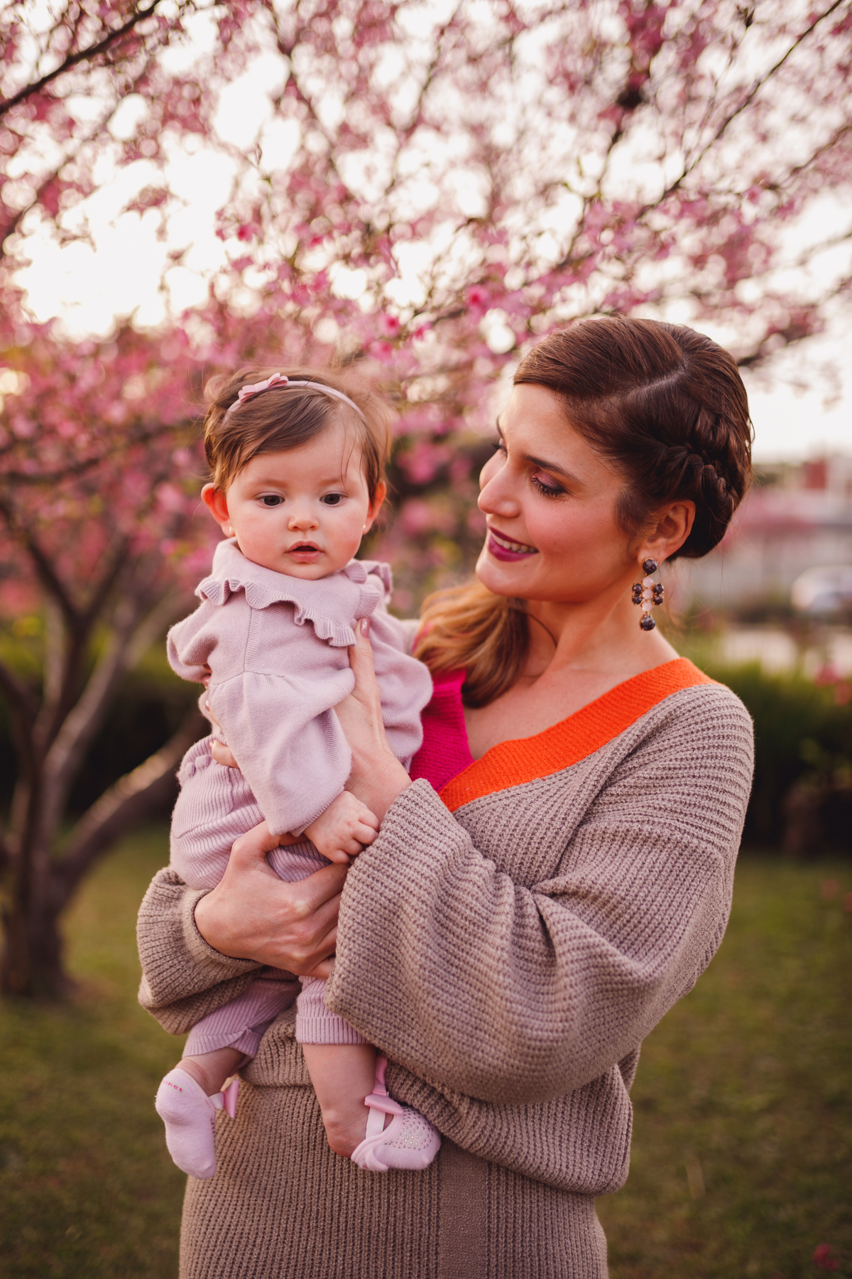 Fotógrafa família Curitiba - Ensaio externo cerejeiras bebê 