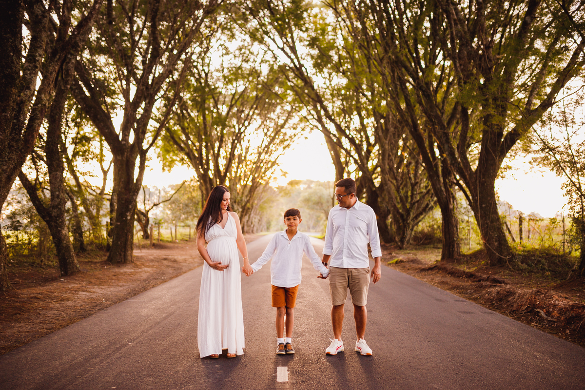 Fotografa familia curitiba - ensaio externo por do sol gestante 