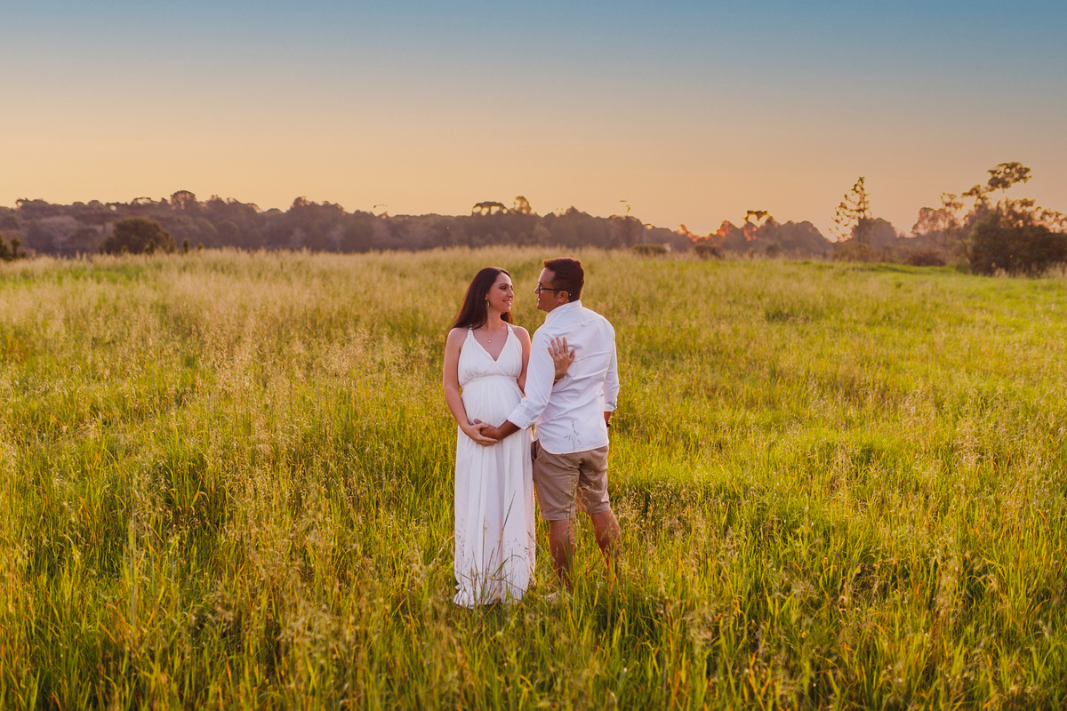 Fotografa familia curitiba - ensaio externo por do sol gestante 