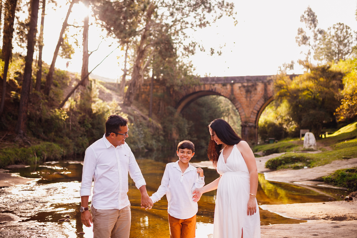 Fotografa familia curitiba - ensaio externo por do sol gestante 