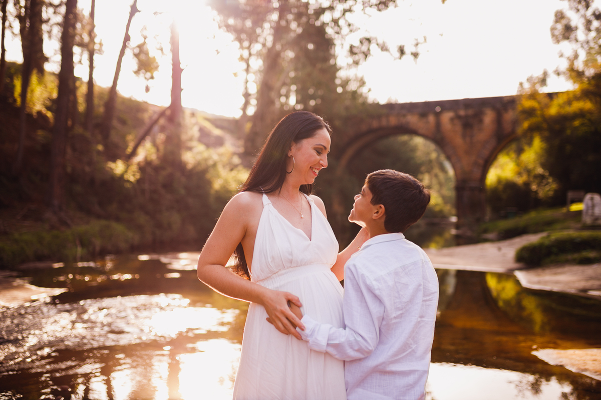 Fotografa familia curitiba - ensaio externo por do sol gestante 